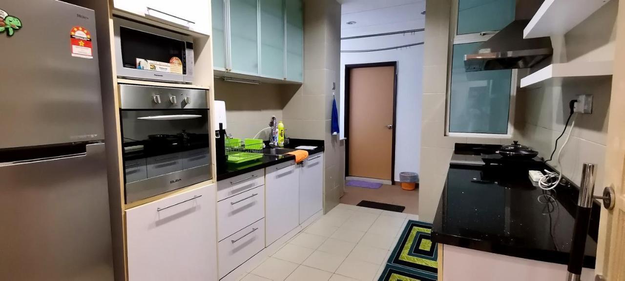 Klcc Star Wars Themed 4br 1800sf Apartment Kuala Lumpur