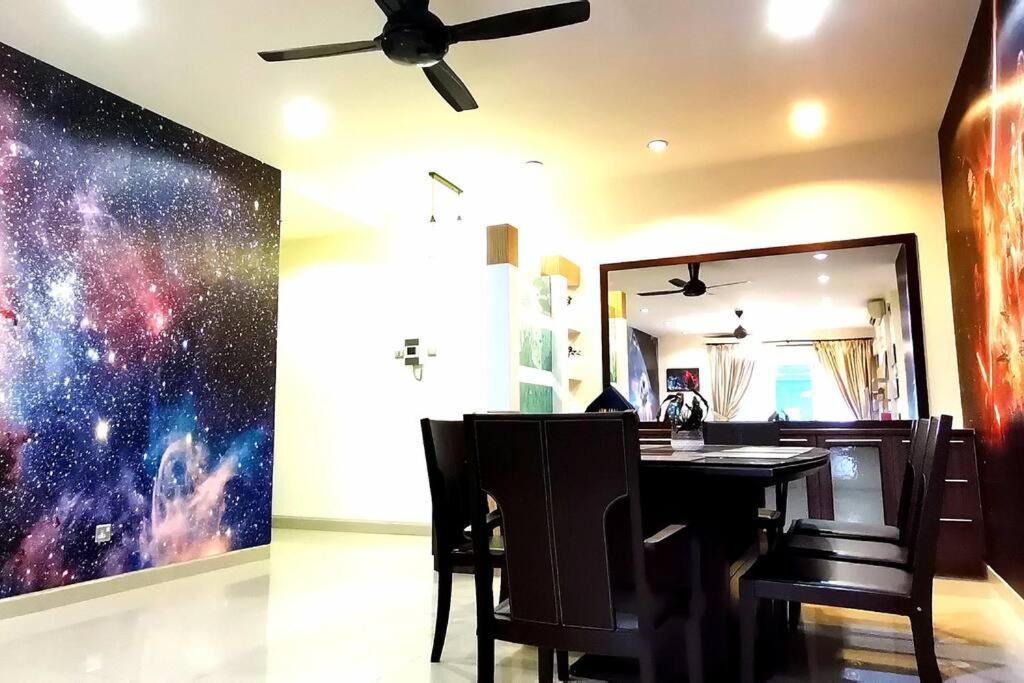 Apartment Klcc Star Wars Themed 4br 1800sf Kuala Lumpur
