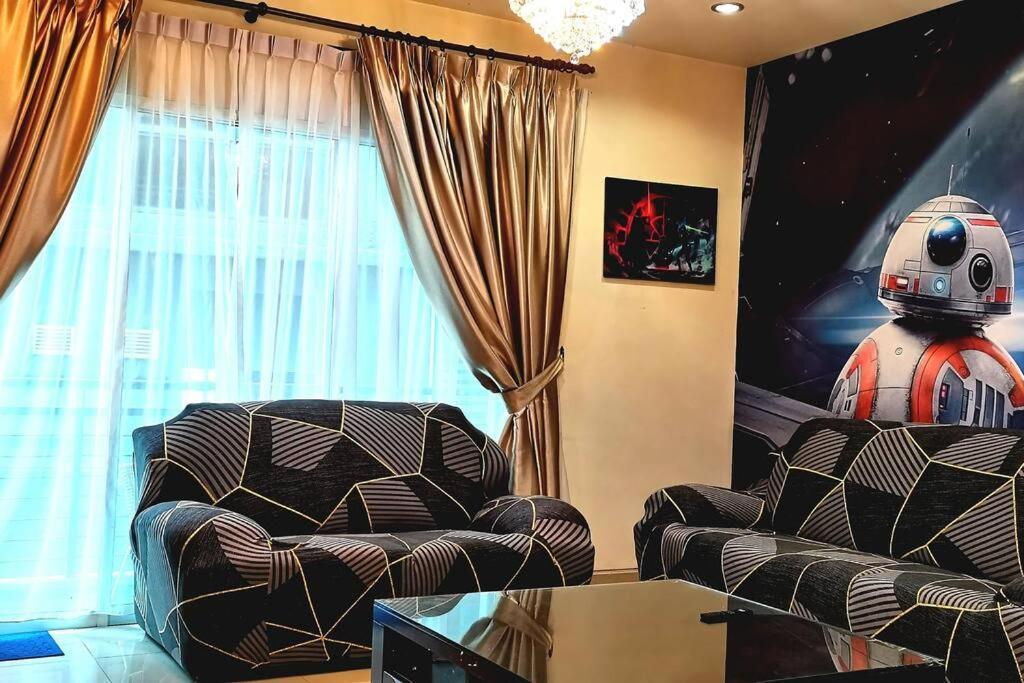 Klcc Star Wars Themed 4br 1800sf