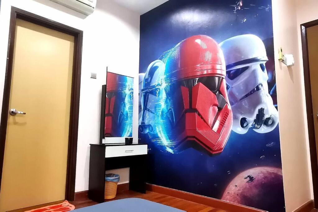 Klcc Star Wars Themed 4br 1800sf *