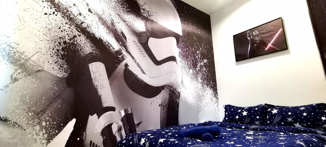 Apartment Klcc Star Wars Themed 4br 1800sf
